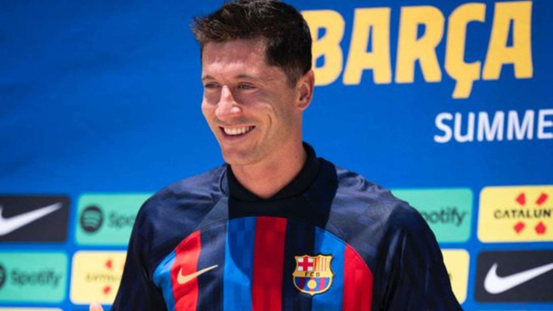 对手束手无 对手束手无